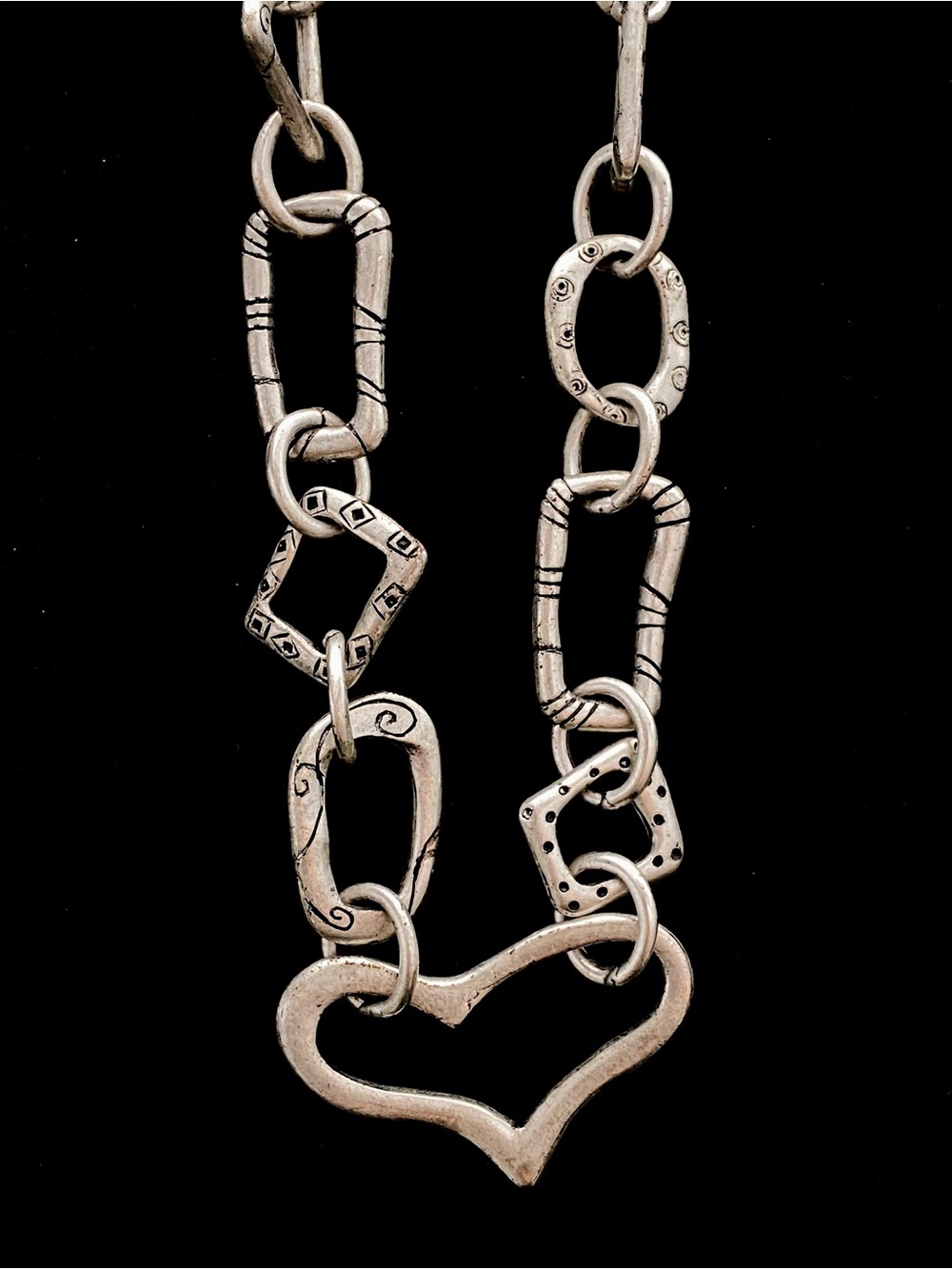 CHICO’S Signed Silver-Tone Textured Heart Link Necklace